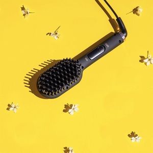 Amika polished perfection mini straightening brush